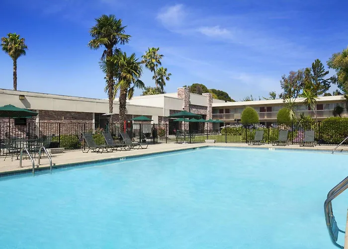 Ramada By Wyndham Sunnyvale/Silicon Valley